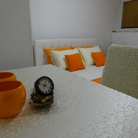 Jasmin White * Üsküp