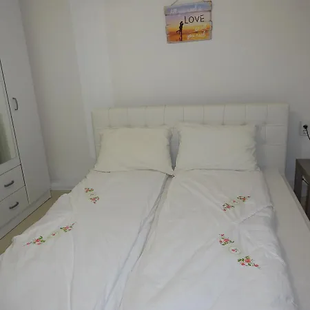 Apartment Jasmin White *