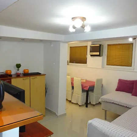 Jasmin White Üsküp