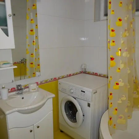 Jasmin White Daire Üsküp