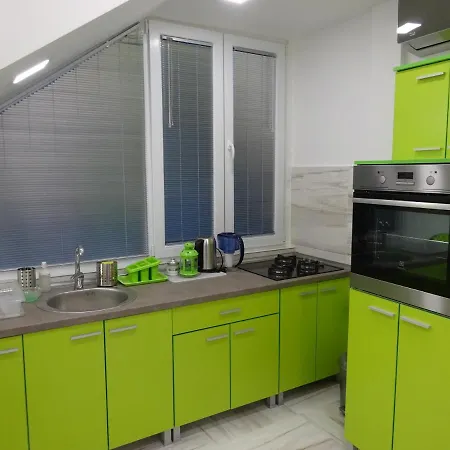 Jasmin White Daire *