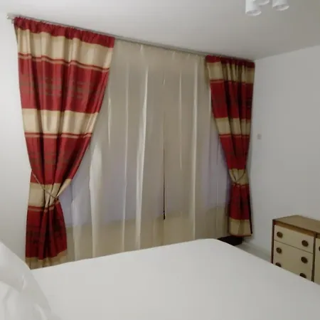 Jasmin White * Üsküp