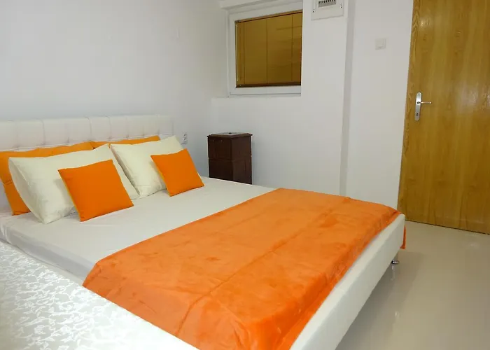 Jasmin White Апартаменти Скоп'є