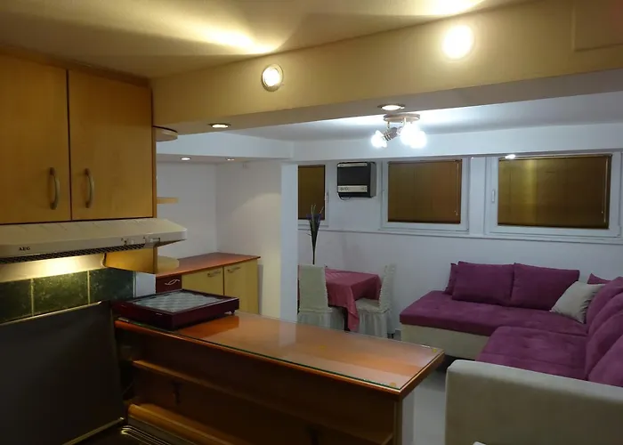 Jasmin White * Скоп'є