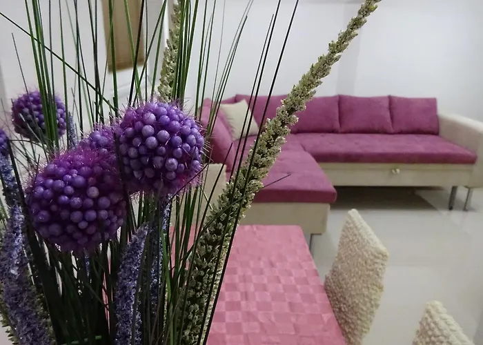 Jasmin White Скоп'є