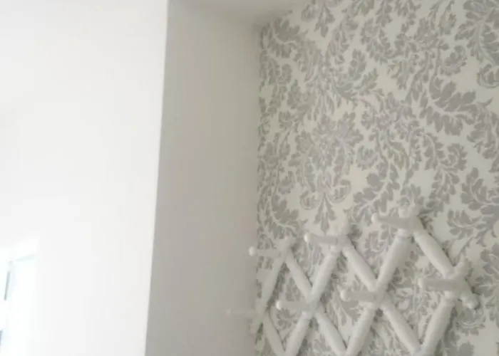 Jasmin White Скоп'є