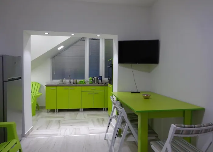 Jasmin White Скоп'є