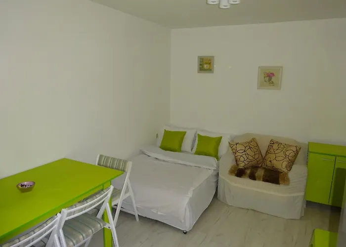 Jasmin White * Скоп'є