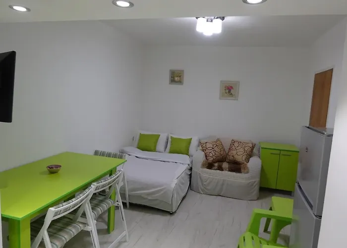 Jasmin White * سكوبجي